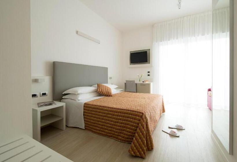 スーペリアトリプルルーム, Pillon