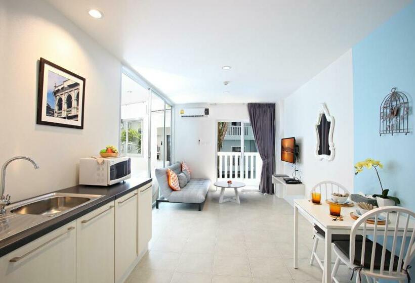 디럭스 스위트, Recenta Suite Phuket Suanluang