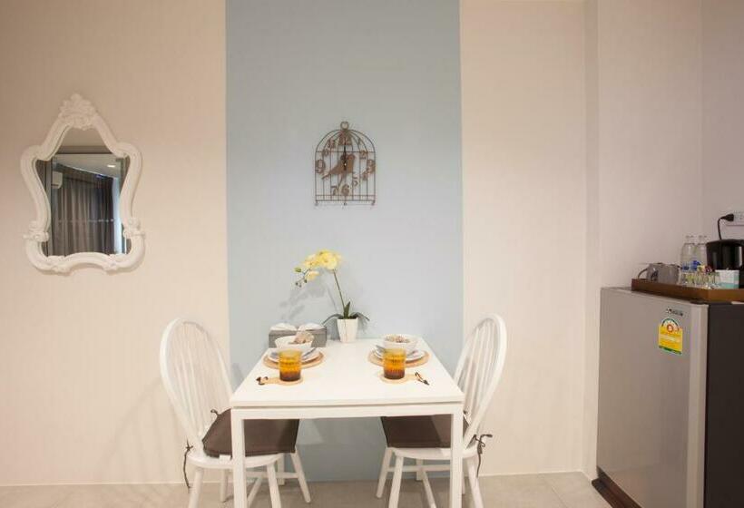 디럭스 스위트, Recenta Suite Phuket Suanluang