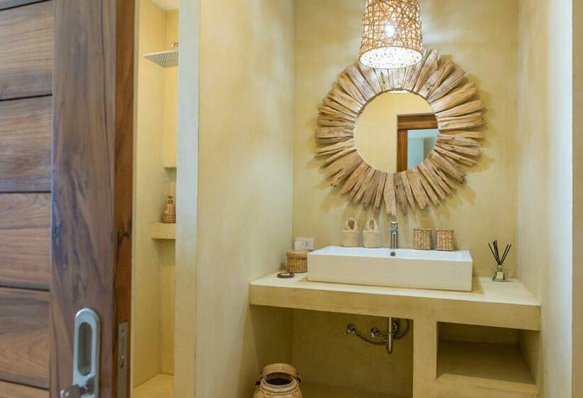 اتاق لوکس با بالکن و چشمانداز دریا, Riviera Beach