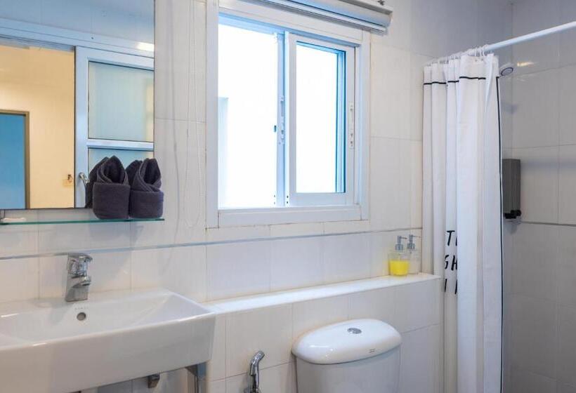 اتاق اکونومی, Riviera Beach