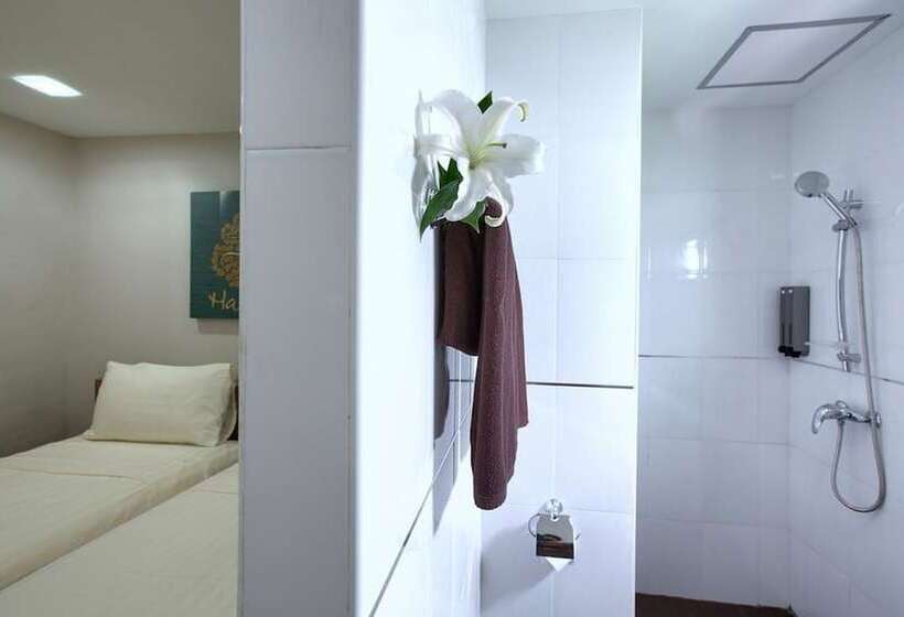 اتاق اکونومی, Riviera Beach