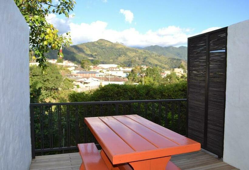 اتاق استاندارد سه تخته با بالکن, Salento Pequeño