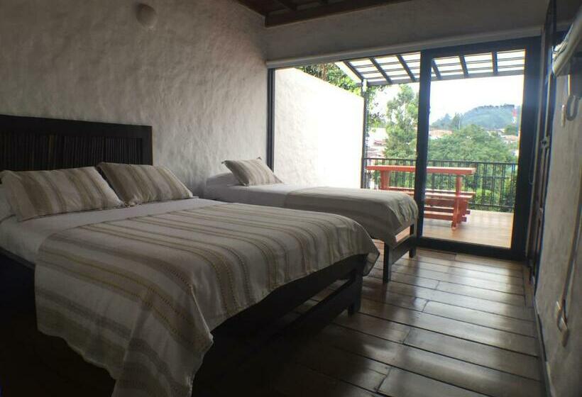 اتاق استاندارد سه تخته با بالکن, Salento Pequeño