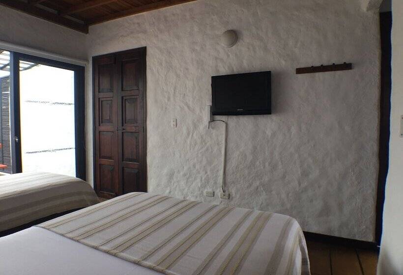 اتاق استاندارد سه تخته با بالکن, Salento Pequeño