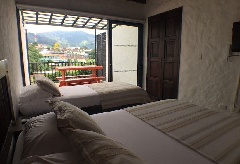 اتاق استاندارد سه تخته با بالکن, Salento Pequeño