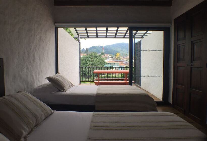 اتاق استاندارد سه تخته با بالکن, Salento Pequeño