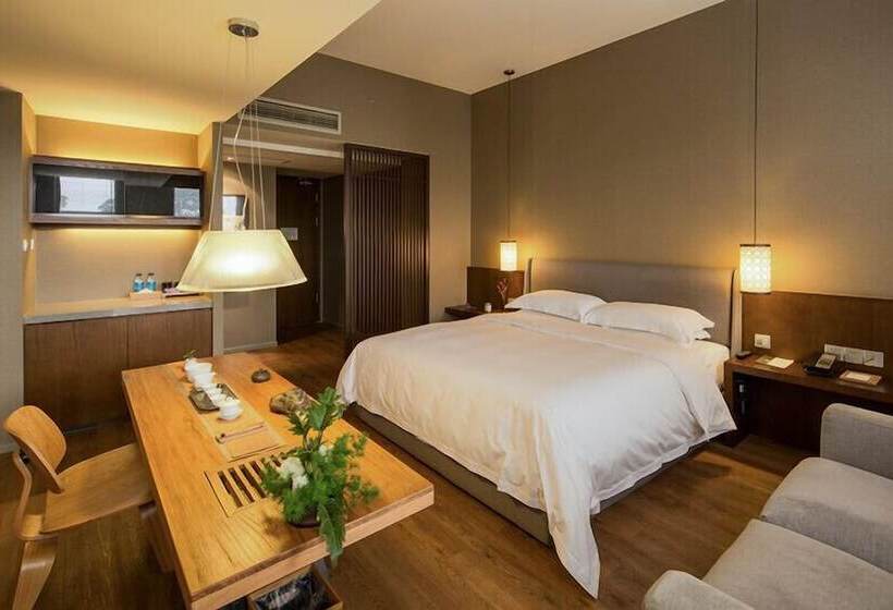 חדר דלוקס, Hidden Place