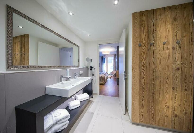 デラックススイート, Two Timez   Boutique