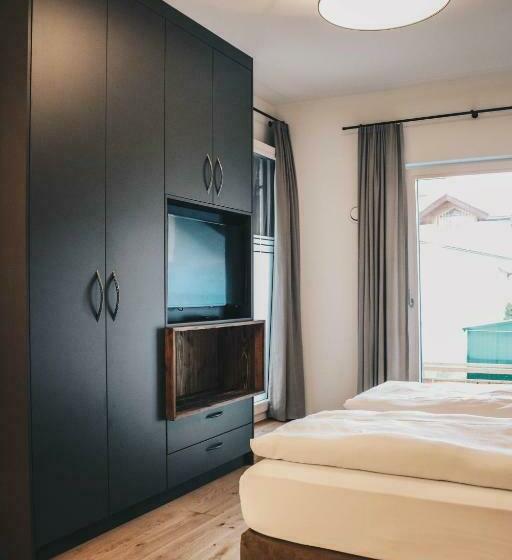 デラックススイート, Two Timez   Boutique