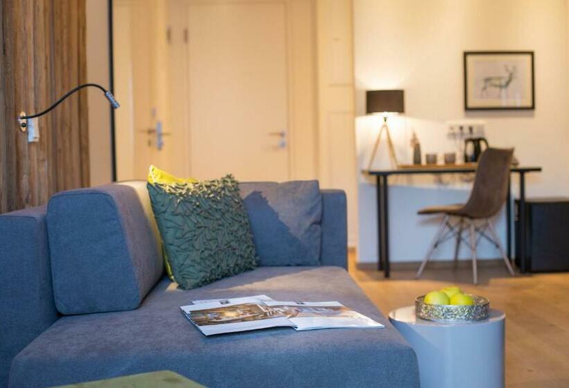 デラックススイート, Two Timez   Boutique