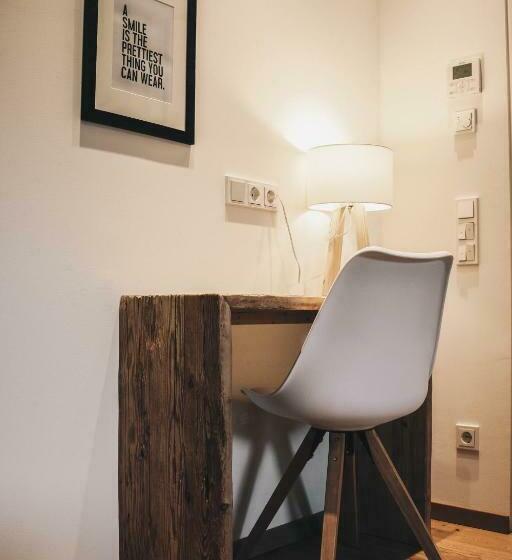 スタンダードルーム, Two Timez   Boutique