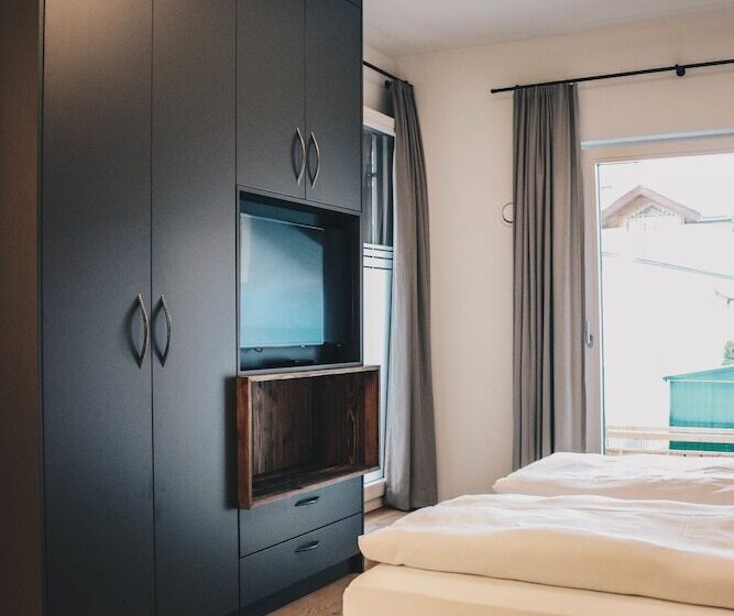 デラックススイート, Two Timez   Boutique