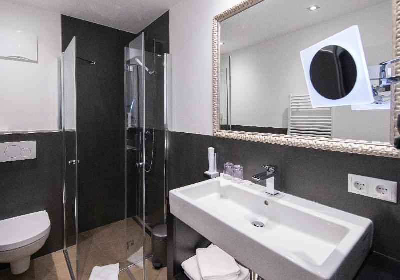 スタンダードシングルルーム, Two Timez   Boutique