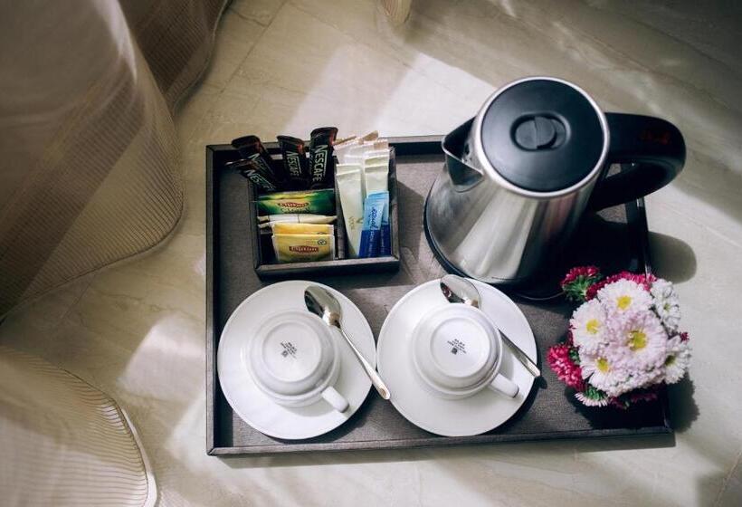 חדר דלוקס לשלושה, Vouk Hotel Suites