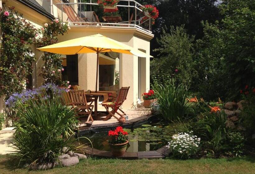 جناح مزود بتراس, Chambres La Guignardais