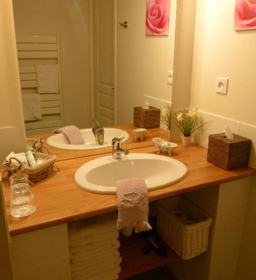 غرفة قياسية رباعية, Ferme De Marpalu