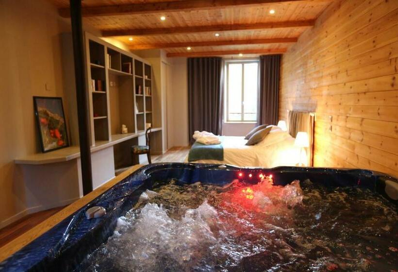 غرفة قياسية مزوَّدة بجاكوزي, La Font Vineuse & Spa