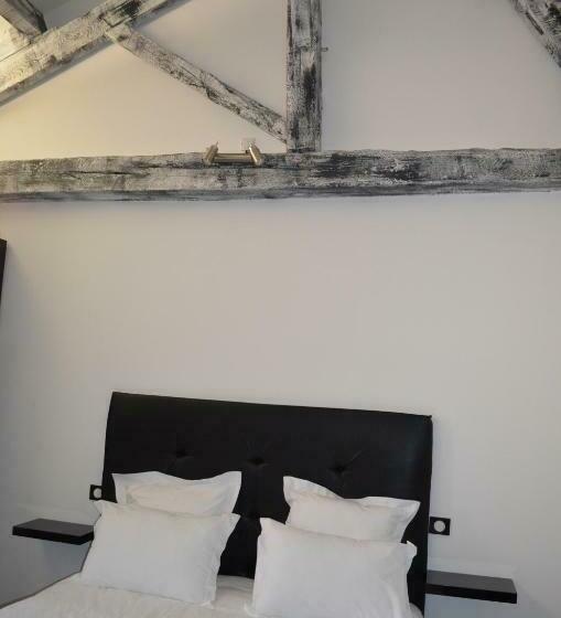 デラックスルーム, La Petite Ecole