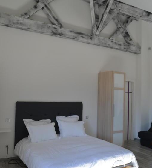 デラックススタジオ, La Petite Ecole