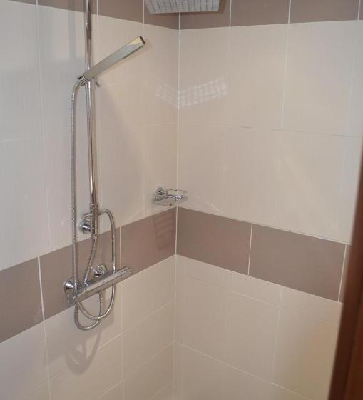 ビジネスルーム, La Petite Ecole