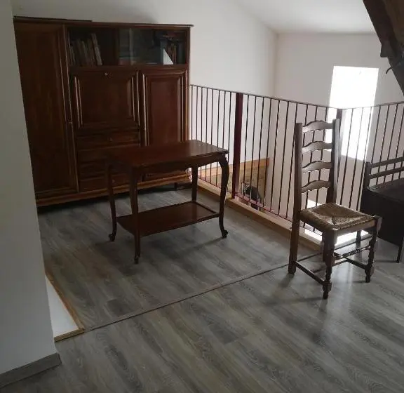 ２ベッドルームアパートメント, La Petite Ecole