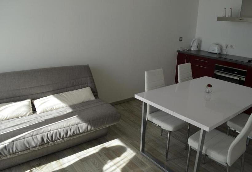 バルコニー付き１ベッドルームアパートメント, La Petite Ecole