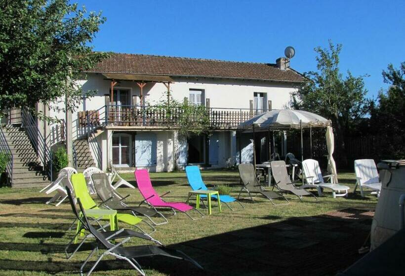 חדר סטנדרט לשלושה, Leclosdipontine L école Des Demoiselles