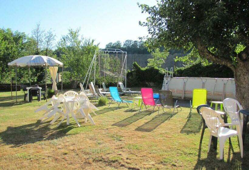 חדר סטנדרט לשלושה, Leclosdipontine L école Des Demoiselles