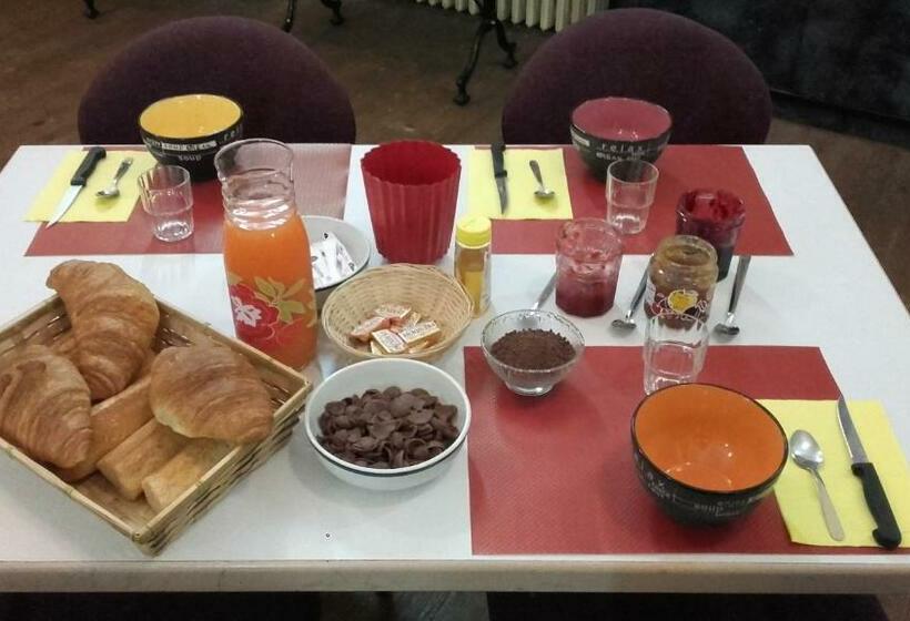 חדר סטנדרט לשלושה, Leclosdipontine L école Des Demoiselles