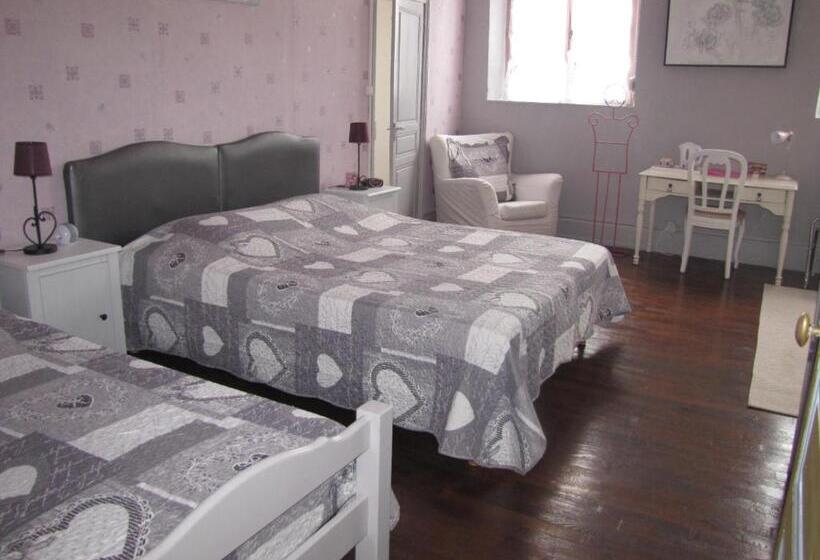 חדר סטנדרט לשלושה, Leclosdipontine L école Des Demoiselles