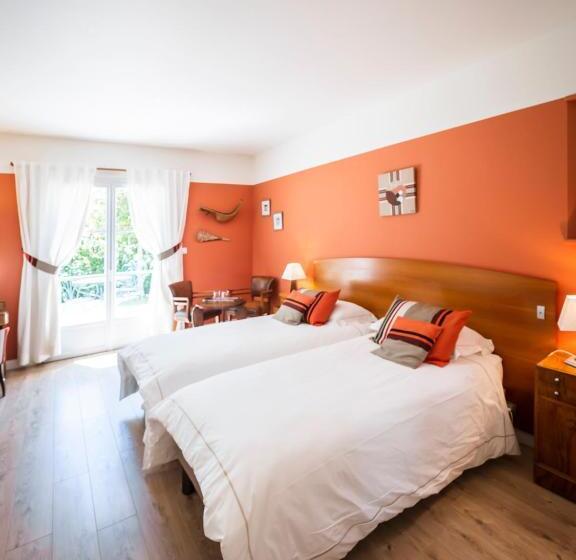 חדר סטנדרט מותאם לאדם עם מוגבלויות, Maison D Hôte Iparra  Pays Basque