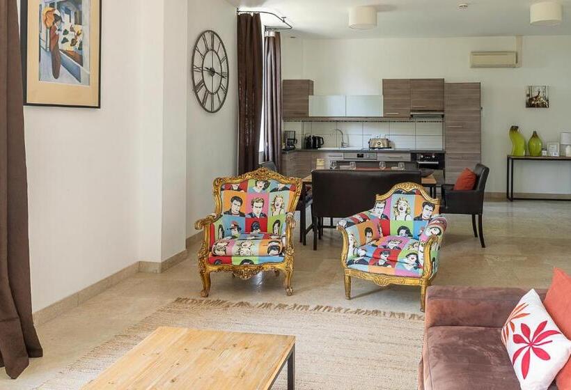 庭の見える１ベッドルームアパートメント, Mas De Capelou