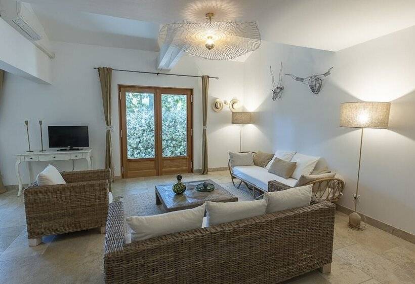 ３ベッドルームアパートメント, Mas De Capelou