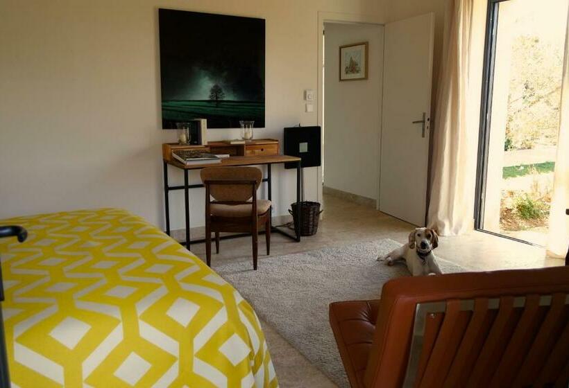 غرفة قياسية مزوَّدة بشُرفة, Mas Notre Dame