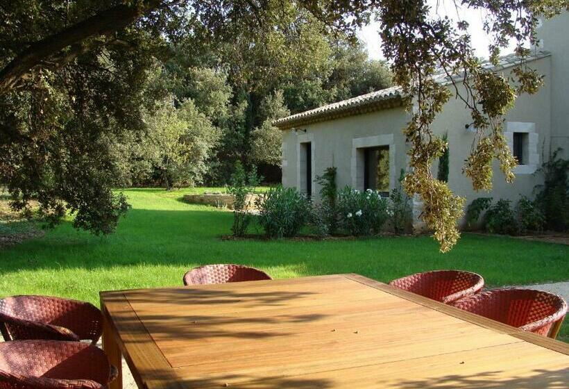 غرفة قياسية مزوَّدة بشُرفة, Mas Notre Dame