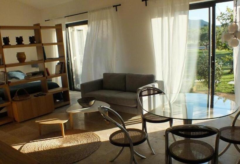 جناح عائلي غرفتين نوم, Mas Notre Dame