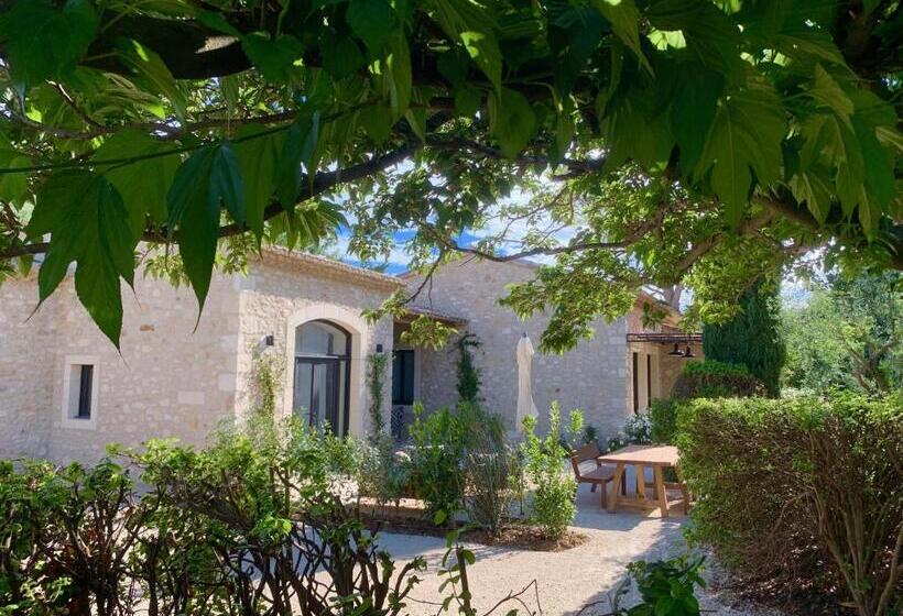 جناح عائلي, Mas Notre Dame