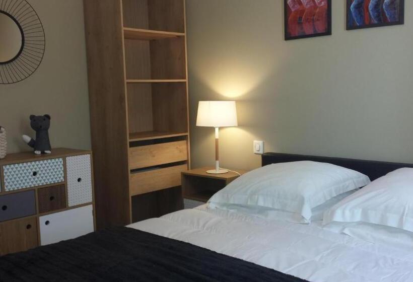 带1个卧室带泳池的公寓, U Muzzelo