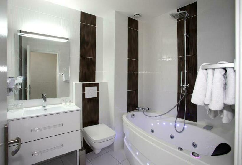 غرفة قياسية مزوَّدة بجاكوزي, Auberge Bretonne