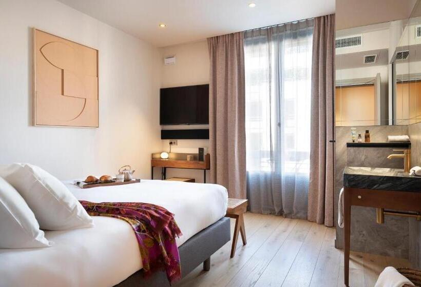 חדר סופריור, Hébé