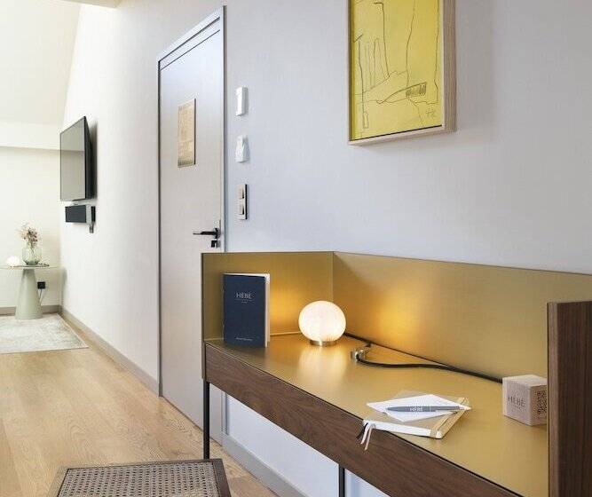 חדר סופריור, Hébé