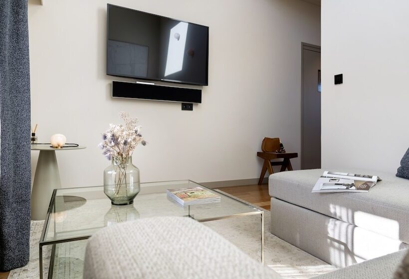 חדר סופריור, Hébé