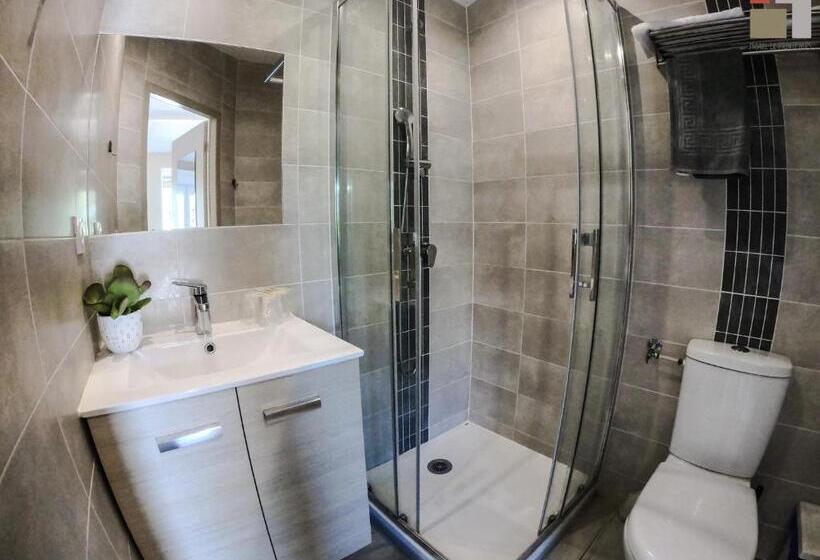 带露台的高档房间, Hôtel Le Printemps