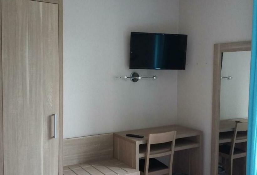 スタンダードルーム, De La Mer