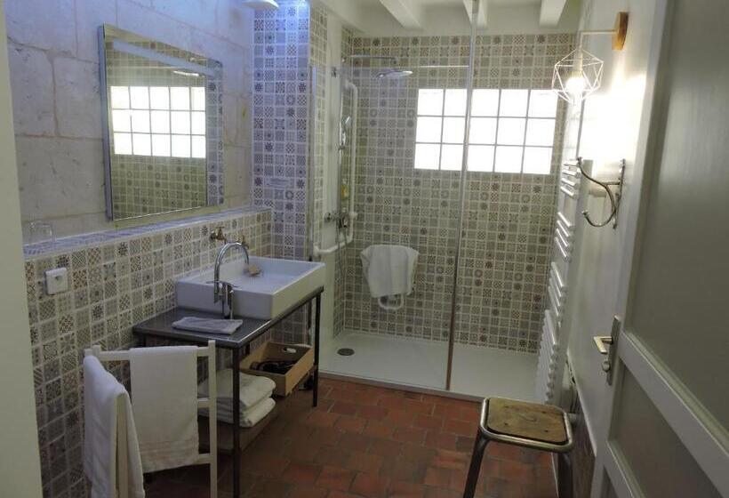 Номер Стандарт Трехместный, Le Domaine De Mestré, The Originals Relais