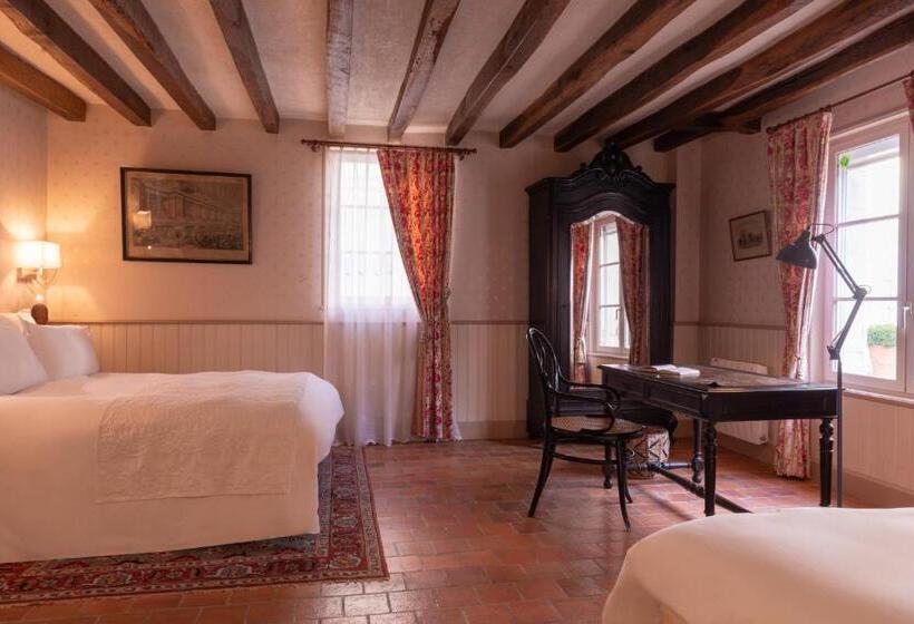 Номер Стандарт Трехместный, Le Domaine De Mestré, The Originals Relais