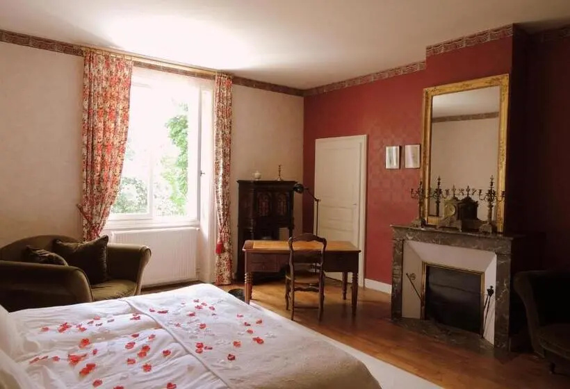 ロマンチックな部屋, Le Domaine De Mestré, The Originals Relais