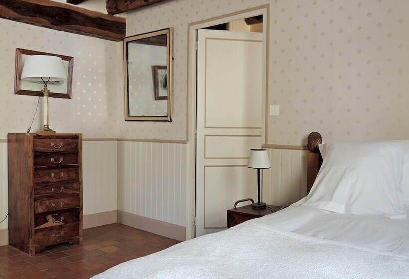 Номер Стандарт Трехместный, Le Domaine De Mestré, The Originals Relais