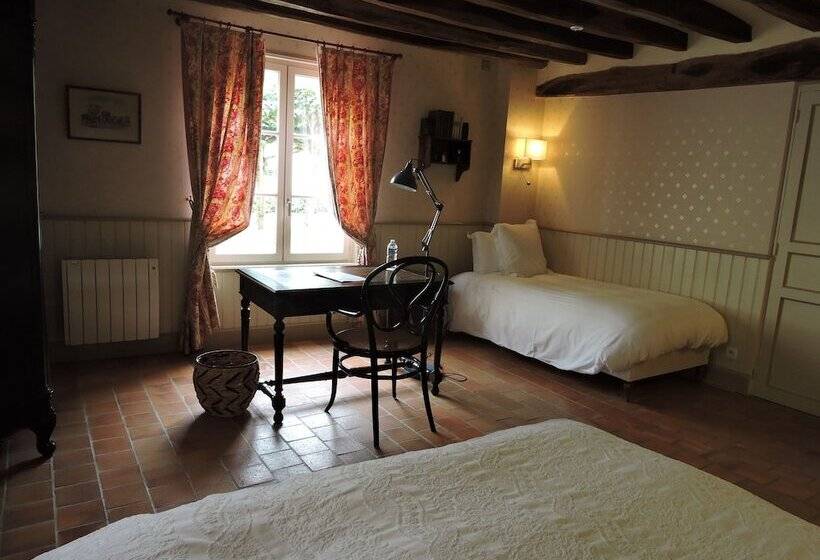 Номер Стандарт Трехместный, Le Domaine De Mestré, The Originals Relais